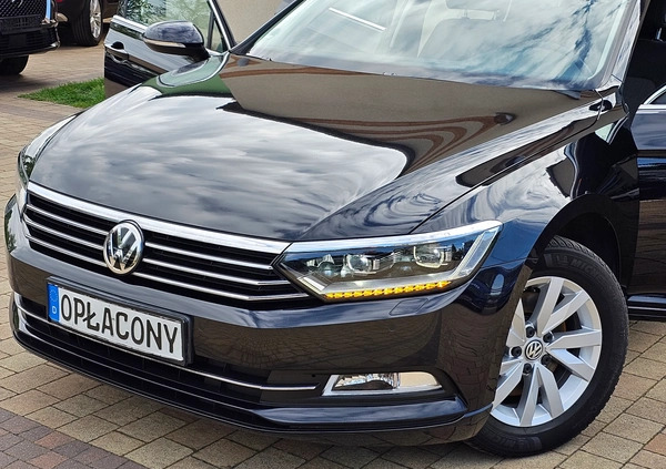 Volkswagen Passat cena 63800 przebieg: 180000, rok produkcji 2019 z Tuszyn małe 562